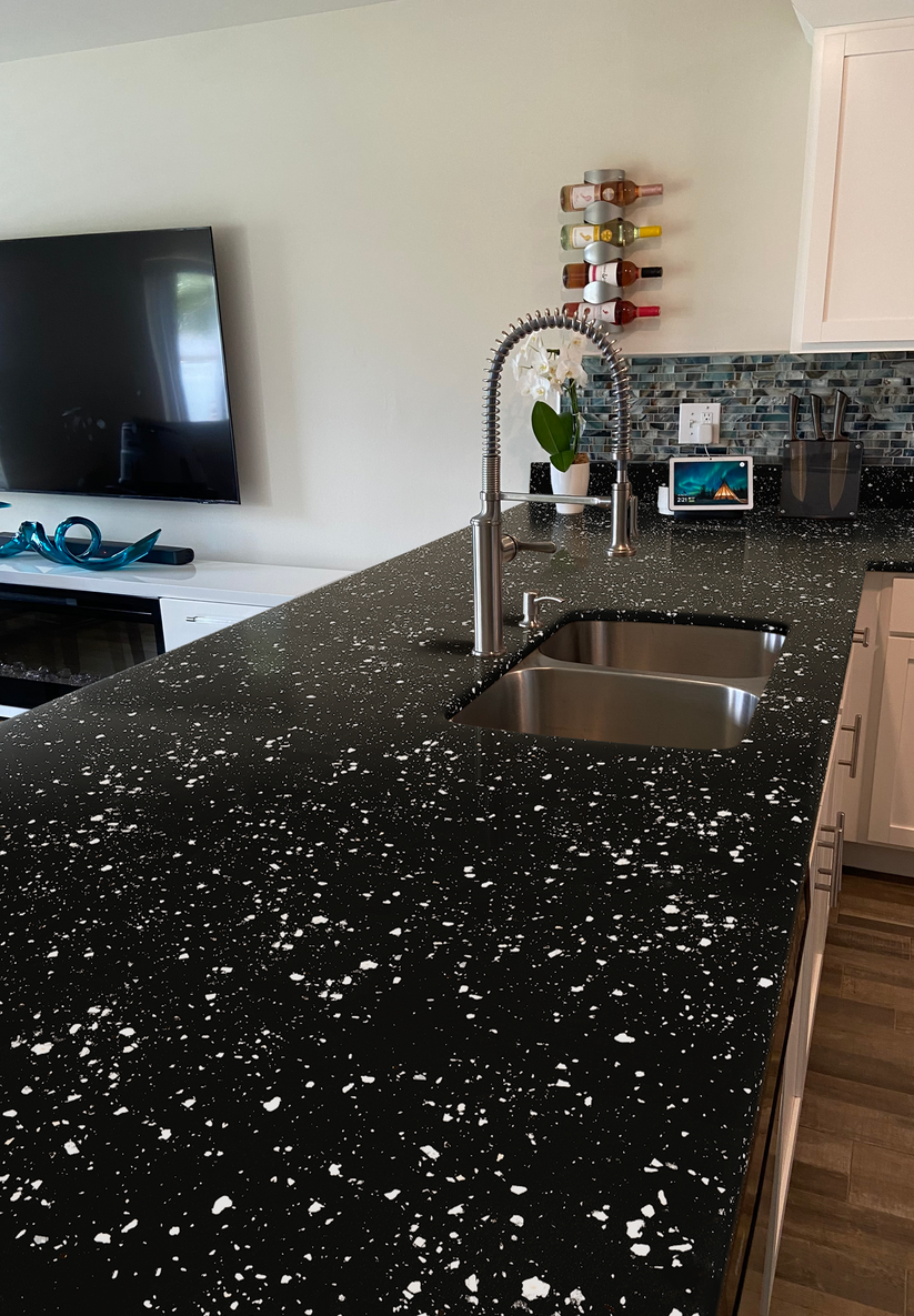 BEYOND PAINT® Smoked Gray Metallic Countertop Flecks